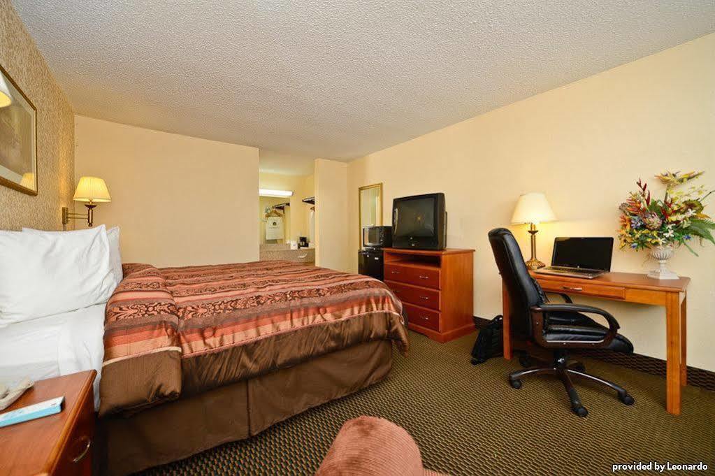 Best Western Tulsa Airport Extérieur photo